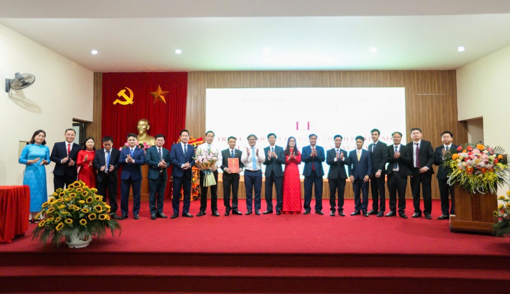 Đồng chí Hoàng Minh Hiến làm Bí thư Đảng ủy, Chủ tịch HĐND xã Xuân Mai
