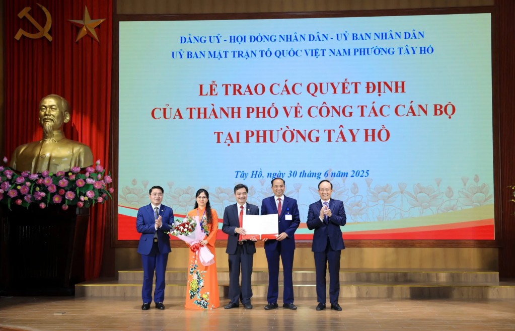 Dấu mốc lịch sử trong giai đoạn phát triển mới của phường Tây Hồ