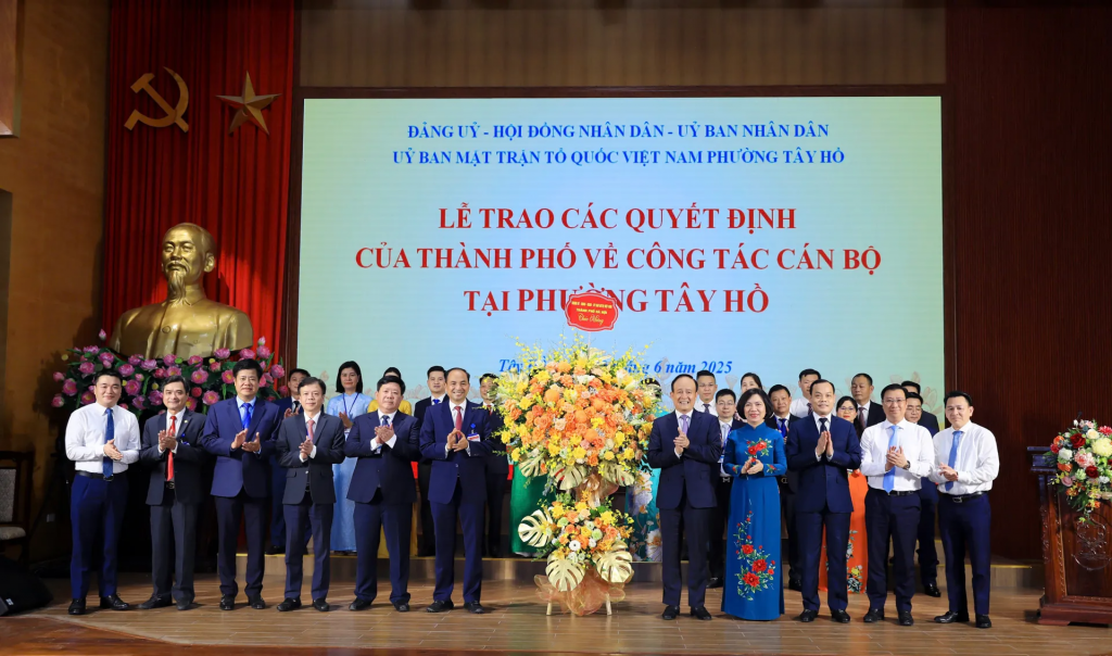 Dấu mốc lịch sử trong giai đoạn phát triển mới của phường Tây Hồ