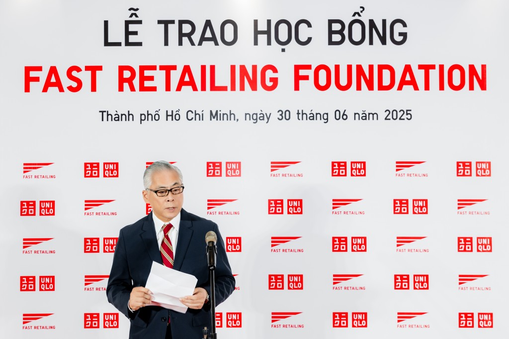 Ông Noriaki Koyama - Tổng Giám đốc Điều hành cấp cao của Tập đoàn Fast Retailing, kiêm Tổng thư ký cấp cao Quỹ Fast Retailing