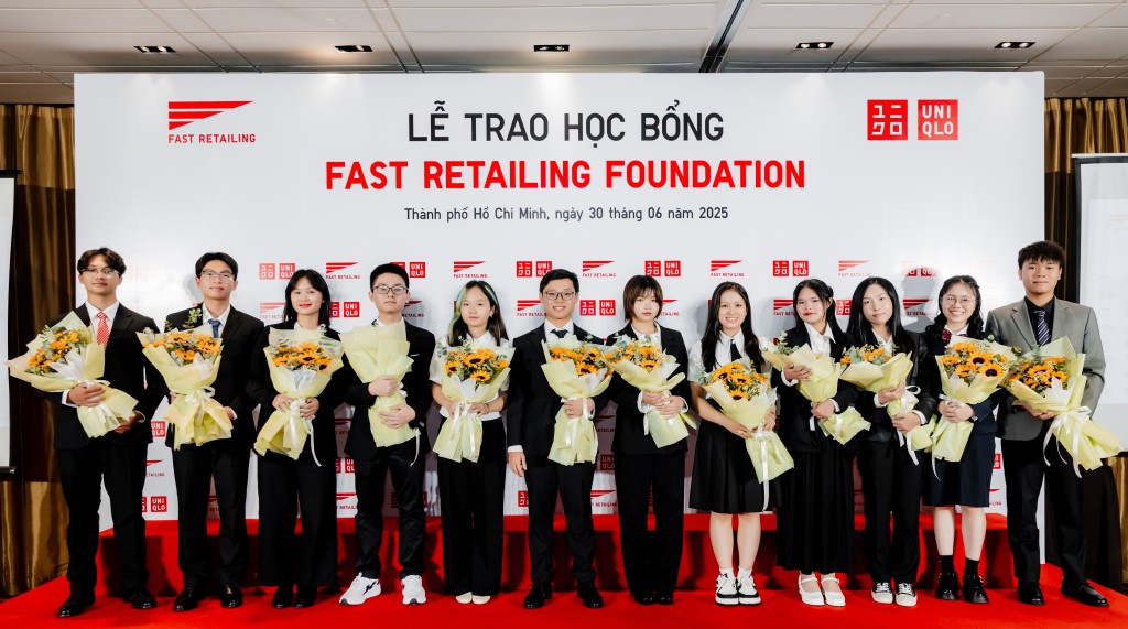 Fast Retailing trao tặng học bổng năm thứ ba liên tiếp dành cho học sinh Việt Nam