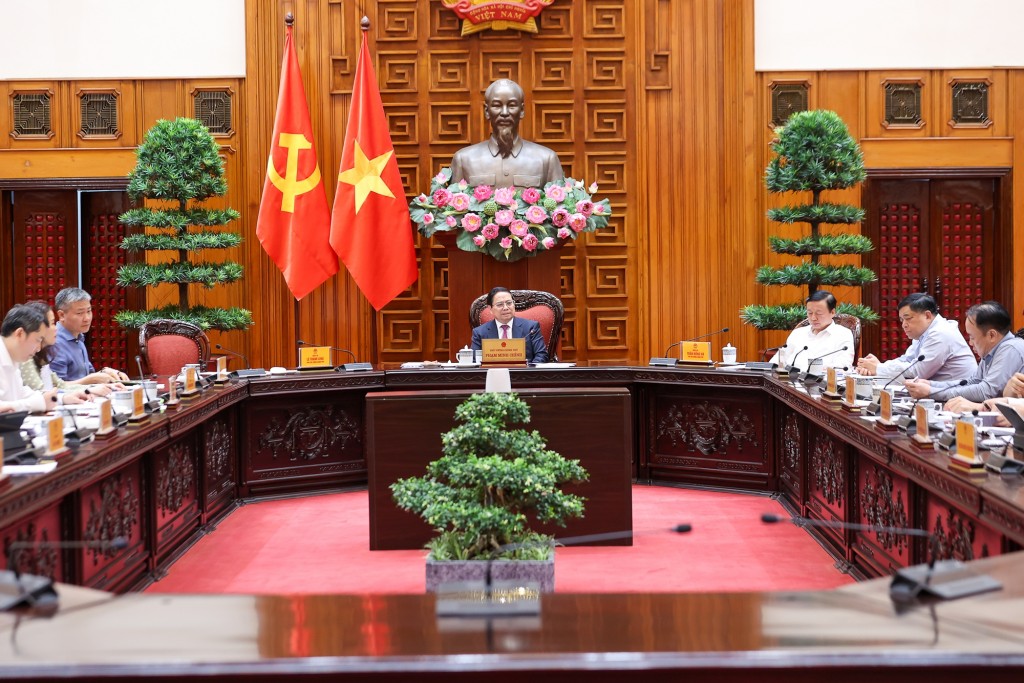Thủ tướng yêu cầu các cơ quan liên quan tiếp tục nghiên cứu, đề xuất các nhiệm vụ, giải pháp để thúc đẩy hợp tác thiết thực, hiệu quả với các nước trên các lĩnh vực - Ảnh: Nhật Bắc/VGP
