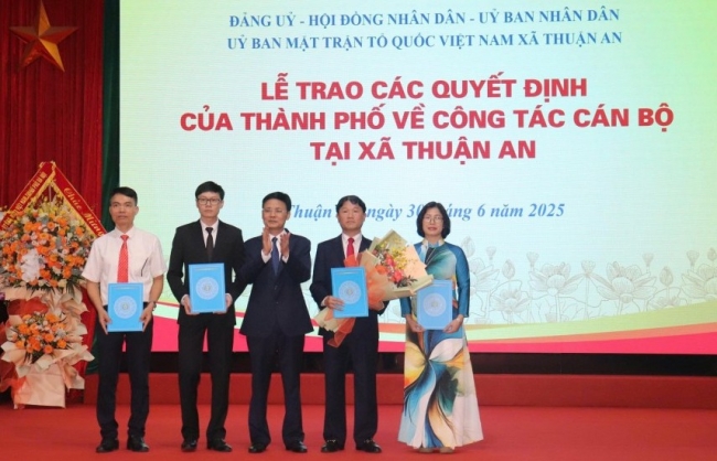 Công bố quyết định nhân sự chủ chốt tại xã Thuận An