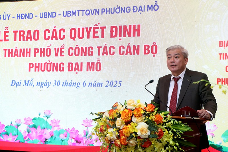 Đồng chí Mai Trọng Thái - Bí thư Đảng ủy, Chủ tịch HĐND phường Đại Mỗ phát biểu tại lễ công bố và trao các quyết định