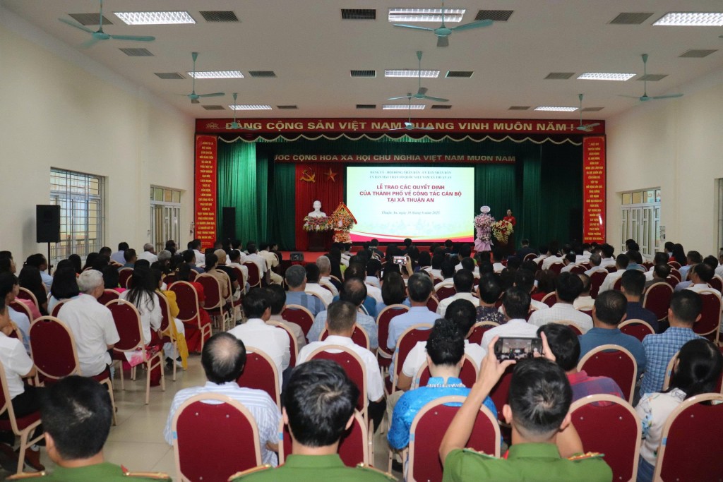Công bố quyết định nhân sự chủ chốt tại xã Thuận An