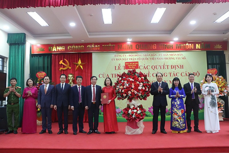 Cán bộ, công chức phường Tây Mỗ đoàn kết, tạo động lực mới