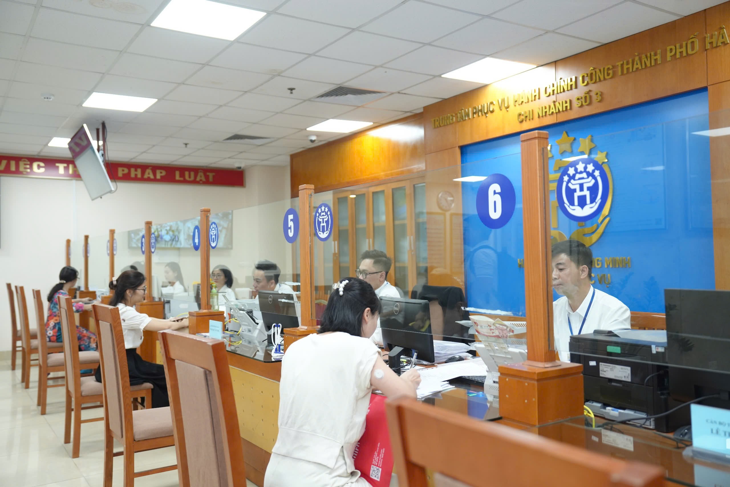 Hà Nội đảm bảo vận hành thông suốt trung tâm hành chính công