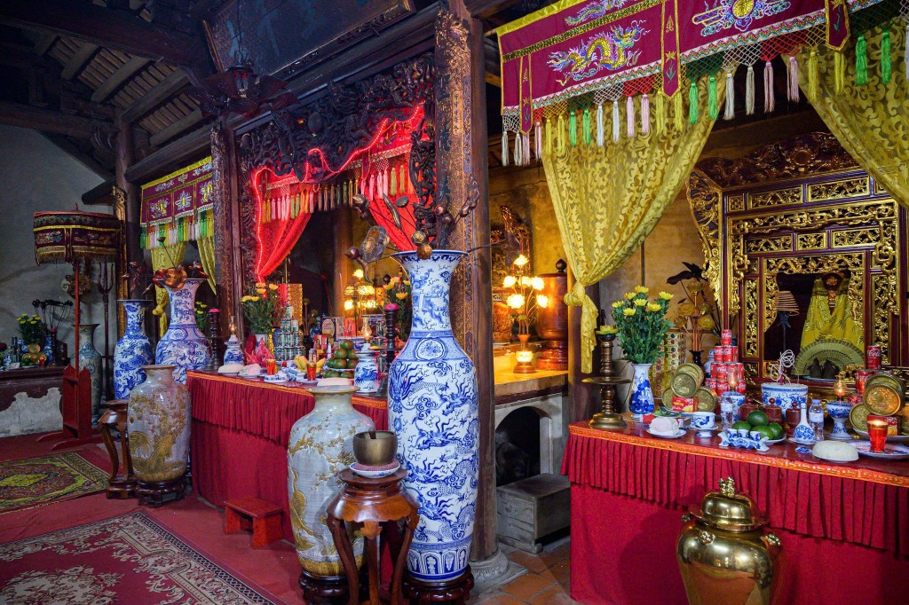 Bài 2: Ngôi đình thiêng liêng, cổ kính bên dòng sông Hồng