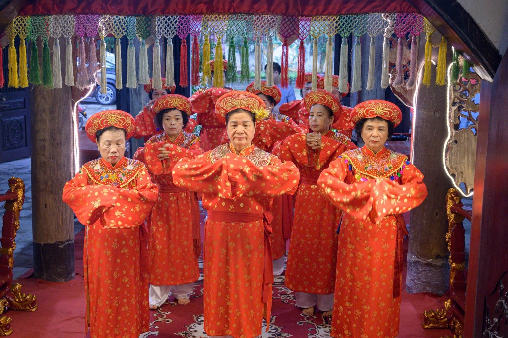 Bài 1: Niềm hân hoan trong kỉ nguyên mới