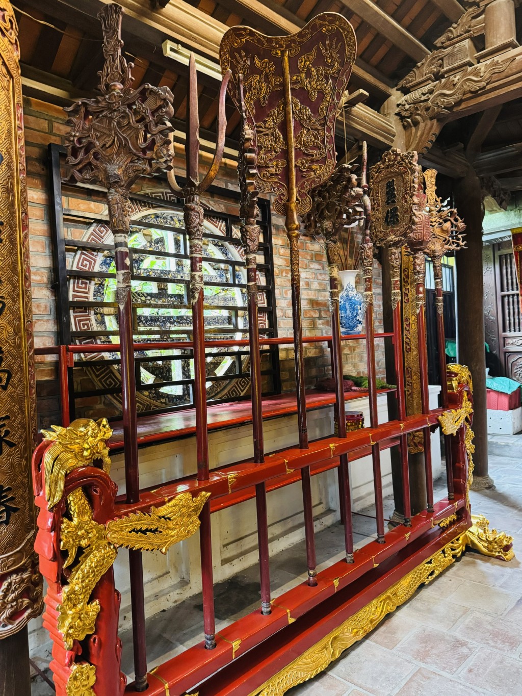 Bài 2: Ngôi đình thiêng liêng, cổ kính bên dòng sông Hồng