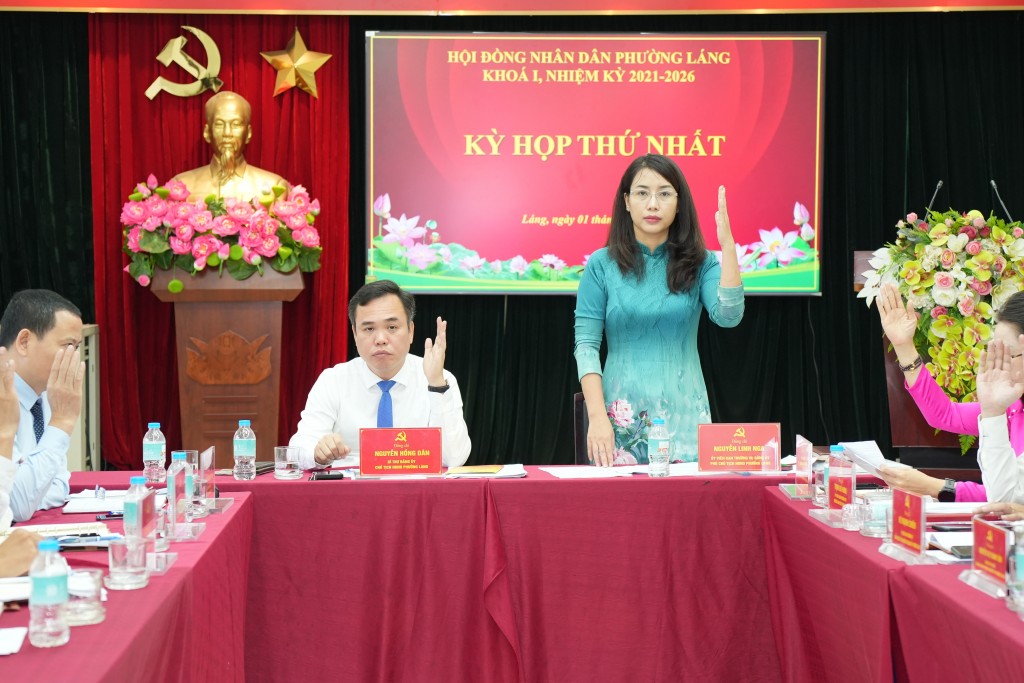 Tại kỳ họp, các đại biểu đã nhất trí cao thông qua các nghị quyết