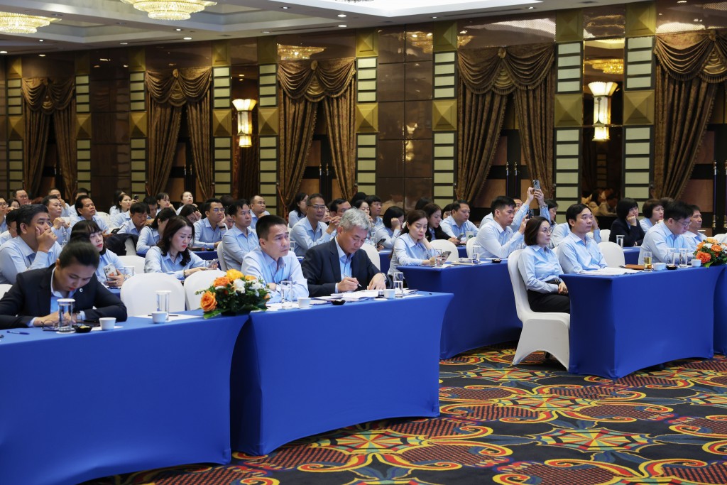 Các đại biểu dự Hội nghị