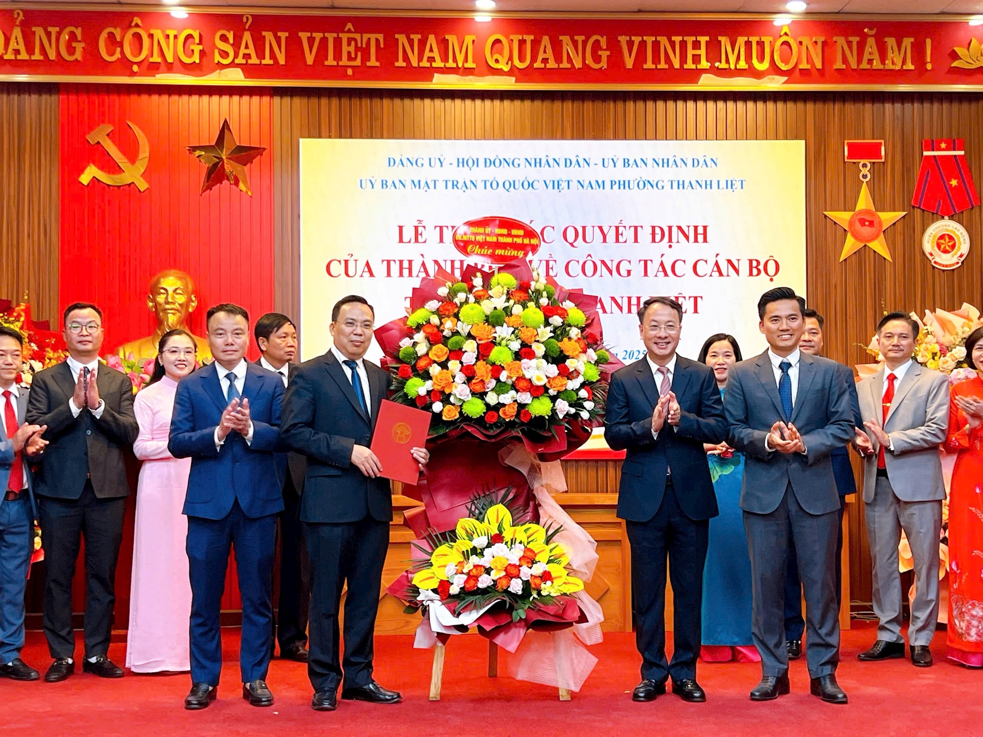 Phường Thanh Liệt công bố các quyết định của thành phố về công tác cán bộ