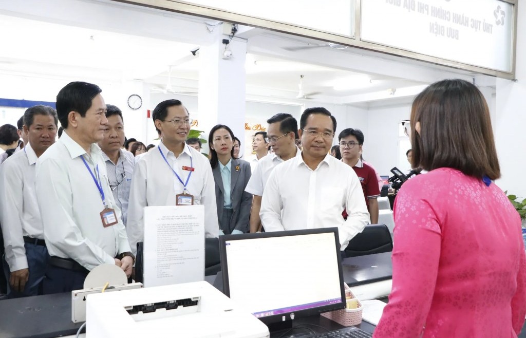 Chủ tịch UBND TP Hồ Chí Minh làm việc với phường Dĩ An