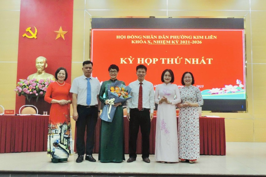 Ban chấp hành HĐND phường Kim Liên ra mắt tại kỳ họp