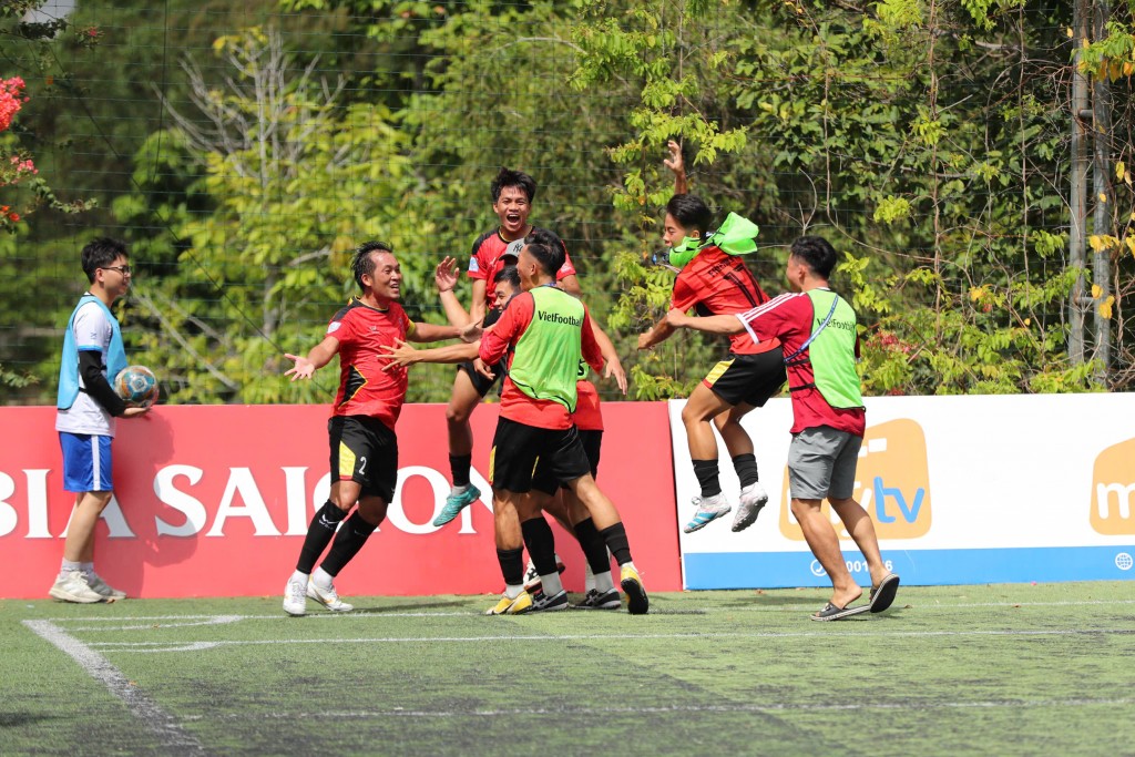 CLB Friendly vô địch Giải bóng đá 7 người Bia Saigon Dragon Cup 2025 tại Nam Trung Bộ