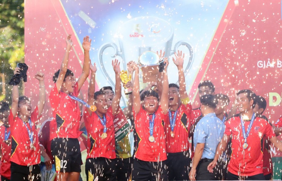 CLB Friendly vô địch Giải bóng đá 7 người Bia Saigon Dragon Cup 2025 tại Nam Trung Bộ