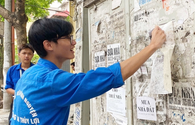 Tổng vệ sinh phố phường chào mừng chính quyền địa phương 2 cấp