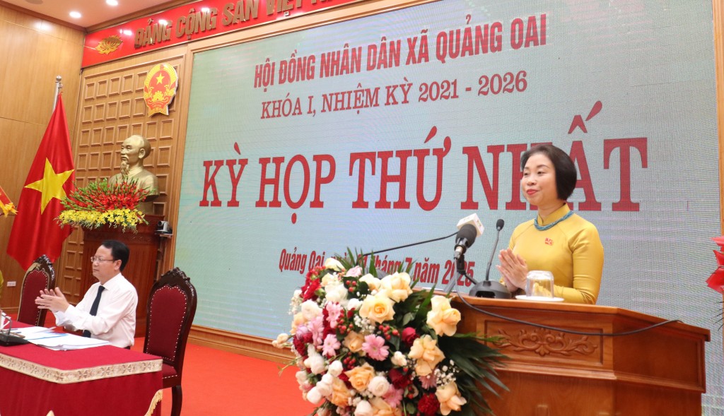 Phó Chủ tịch HĐND TP dự kỳ họp HĐND đầu tiên tại Quảng Oai