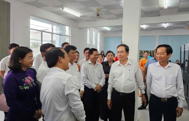 Chủ tịch Quốc hội thị sát công tác vận hành bộ máy hành chính TP Cần Thơ mới