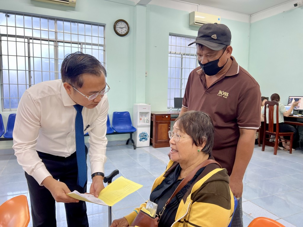 Nhiều phường tại TP HCM vận hành suôn sẻ, người dân hài lòng