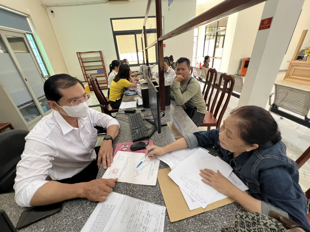 Nhiều phường tại TP HCM vận hành suôn sẻ, người dân hài lòng