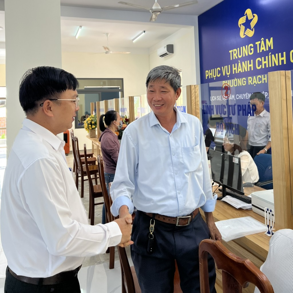 Nhiều phường tại TP HCM vận hành suôn sẻ, người dân hài lòng
