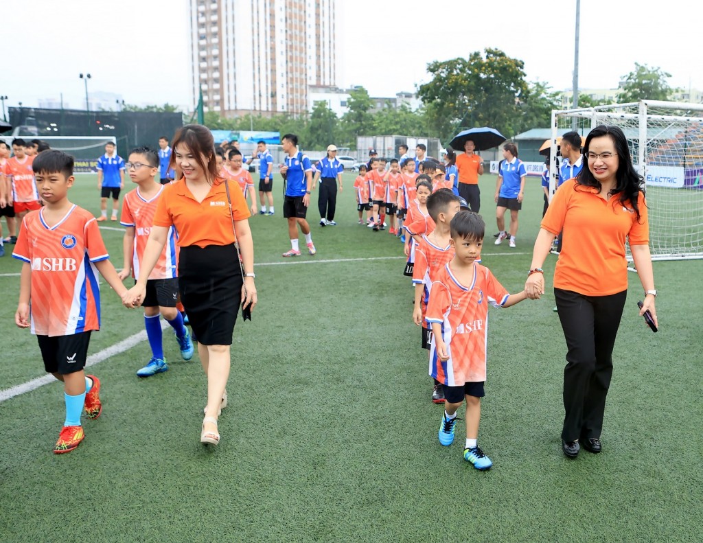 Chương trình đào tạo bóng đá trẻ SHB FC Academy - món quà ý nghĩa cho thiếu nhi