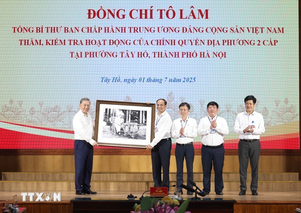 Tổng Bí thư Tô Lâm kiểm tra hoạt động của chính quyền địa phương 2 cấp ở Hà Nội
