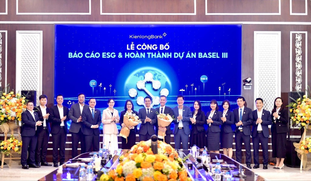 KienlongBank: Định hình tương lai bền vững với Top 10 ESG Việt Nam Xanh 2025
