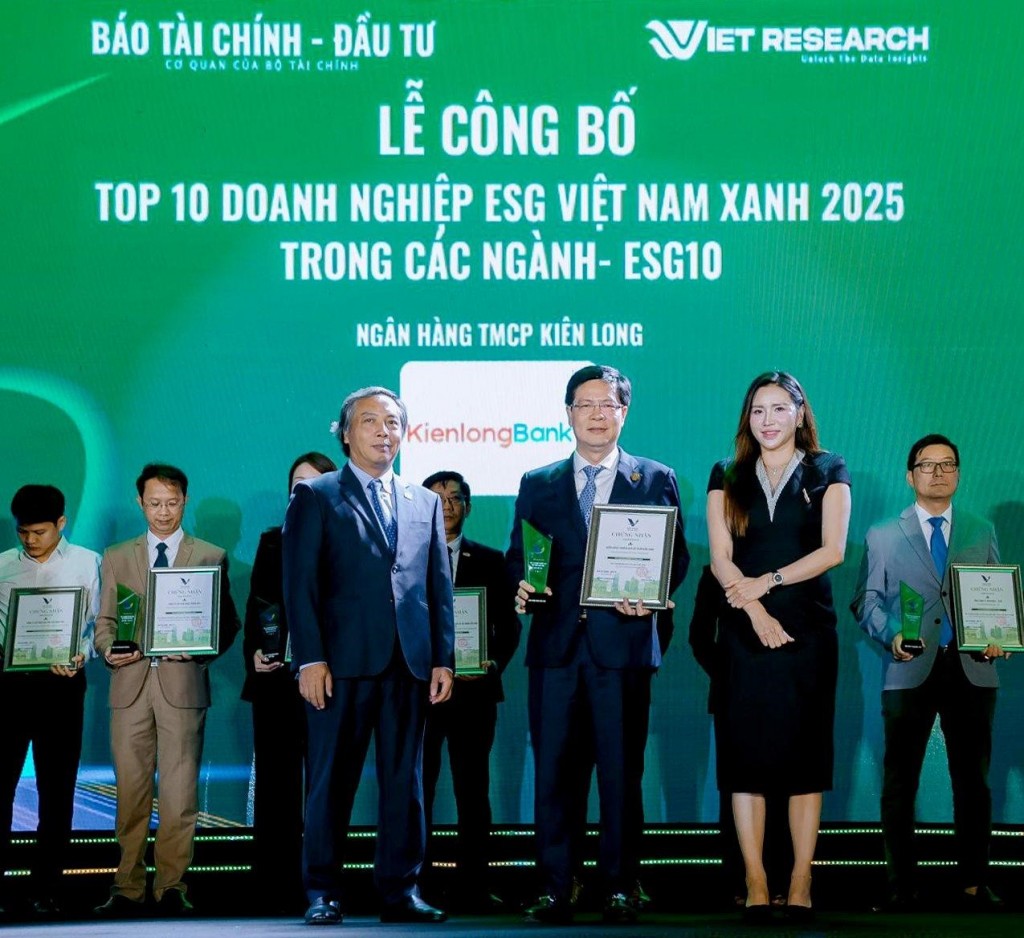KienlongBank: Định hình tương lai bền vững với Top 10 ESG Việt Nam Xanh 2025