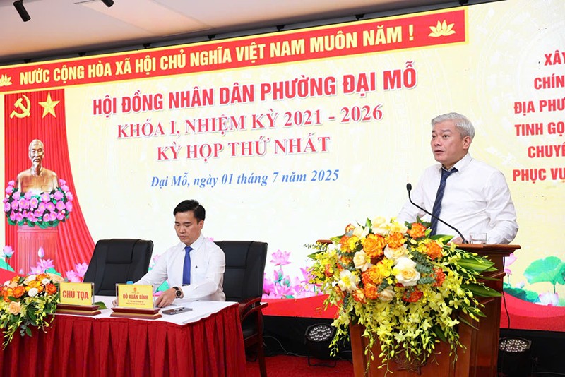 Đồng chí Mai Trọng Thái - Bí thư Đảng ủy, Chủ tịch HĐND phường Đại Mỗ phát biểu tại Kỳ họp thứ I