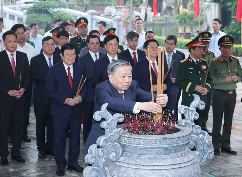 Tinh thần Tổng Bí thư Nguyễn Văn Linh - Ngọn lửa đổi mới dẫn đường trong kỷ nguyên vươn mình của dân tộc*