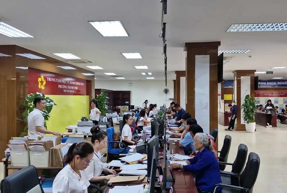 Từ sáng 1/7, người dân tại Nghệ An sẽ thuận lợi hơn trong việc thực hiện các thủ tục hành chính với 130 đơn vị Trung tâm phục vụ hành chính công được bố trí bài bản, chuyên môn hóa.