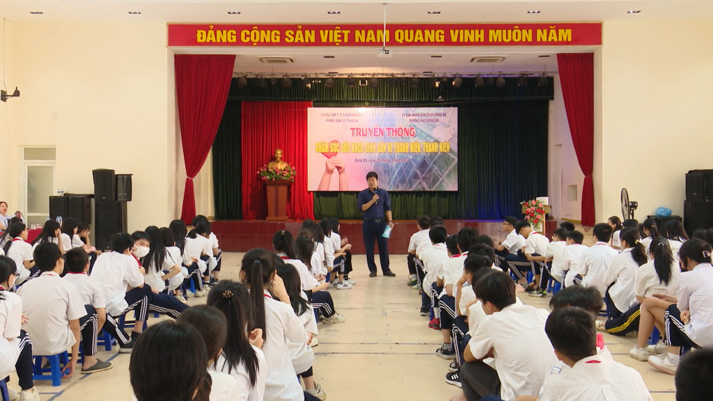Giáo dục giới tính cho người trẻ: Không dạy kiểu “mạnh ai nấy làm”
