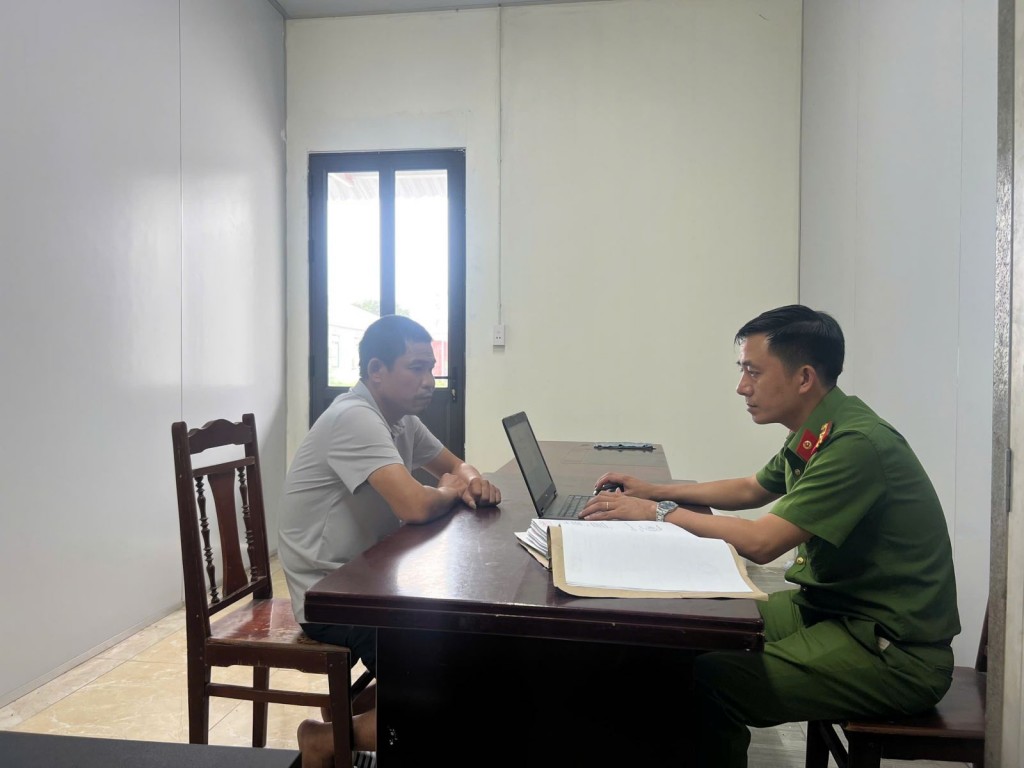 Cơ quan điều tra làm việc với các đối tượng