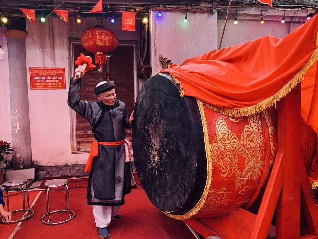 Bài 2: Ngôi đình linh thiêng, cổ kính bên dòng sông Hồng