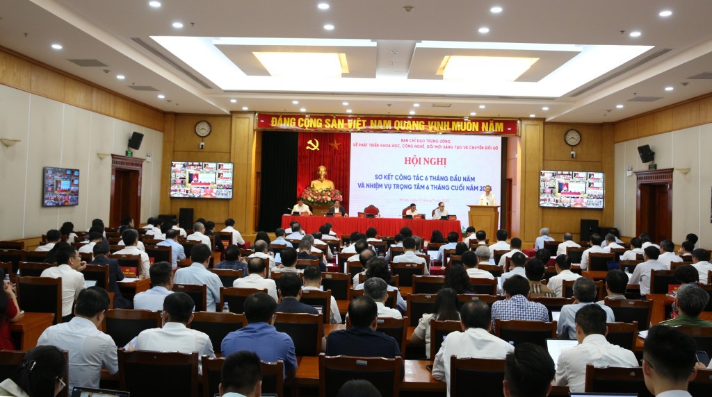 Quang cảnh hội nghị