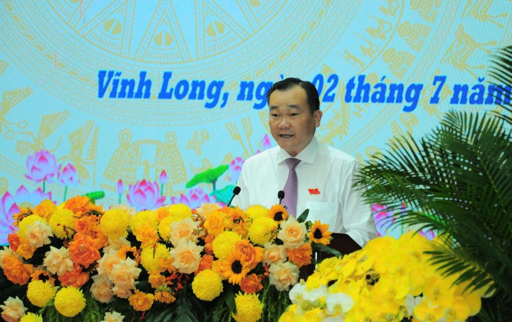 Chủ tịch HĐND tỉnh Vĩnh Long Nguyễn Minh Dũng phát biểu khai mạc kỳ họp 