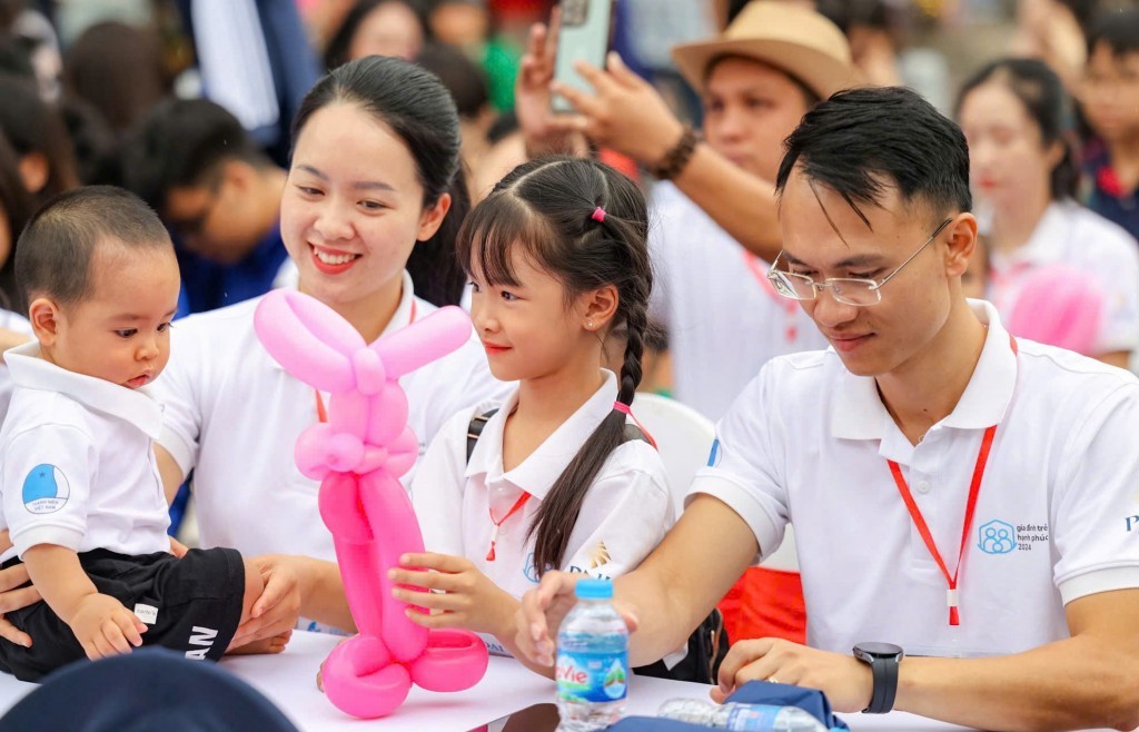Vợ chồng cán bộ 9X vươn lên cống hiến, dựng xây tương lai