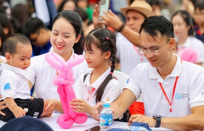 Vợ chồng cán bộ 9X vươn lên cống hiến, dựng xây tương lai
