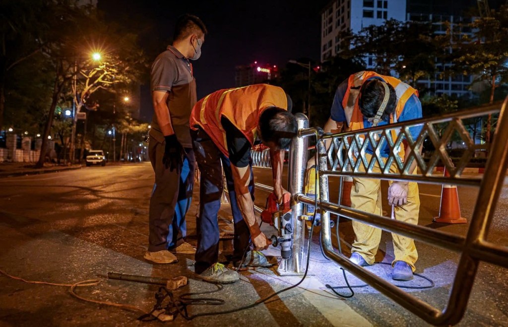 Điều chỉnh tổ chức giao thông, phân làn trên đường Phạm Văn Đồng