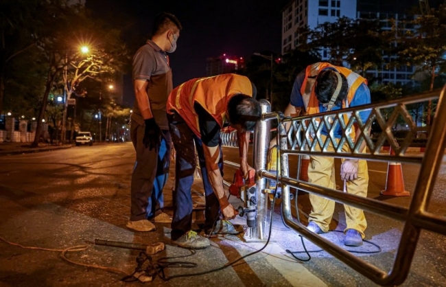 Điều chỉnh tổ chức giao thông, phân làn trên đường Phạm Văn Đồng