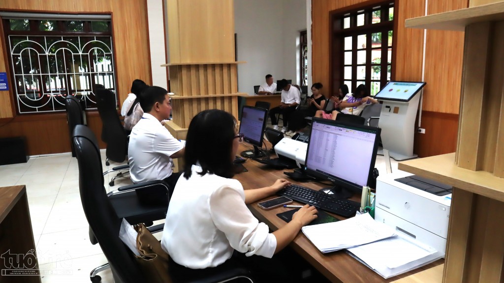 Hải Phòng: Người dân phấn khởi khi không phải đi xa làm thủ tục