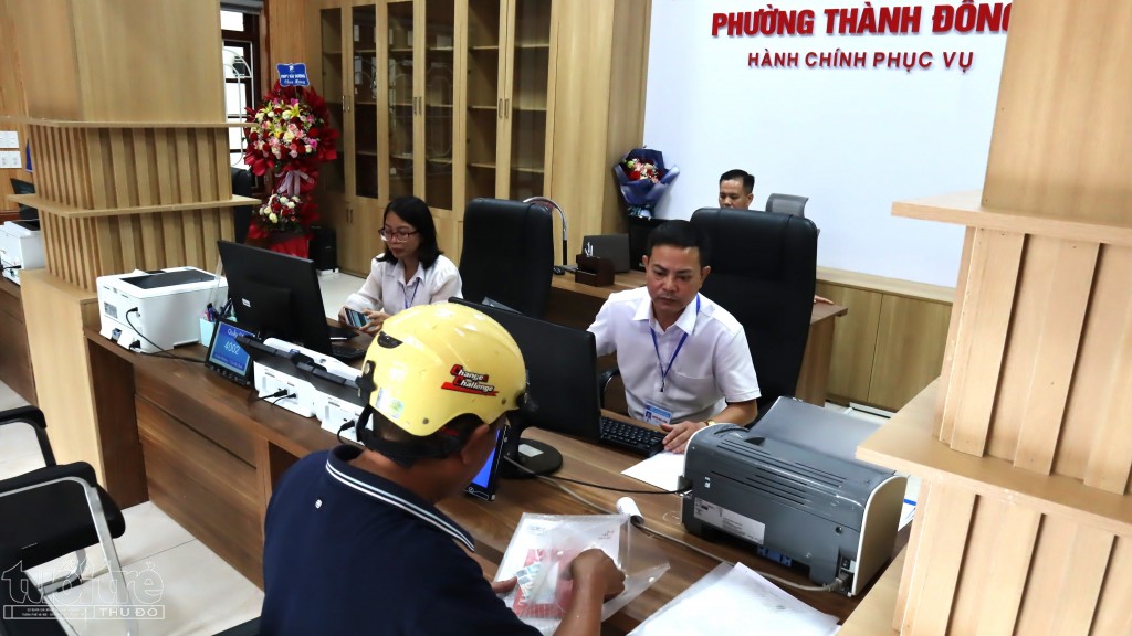 Hải Phòng: Người dân phấn khởi khi không phải đi xa làm thủ tục