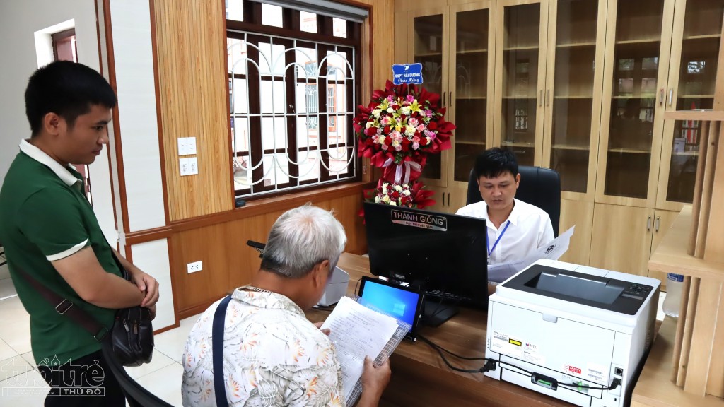 Hải Phòng: Người dân phấn khởi khi không phải đi xa làm thủ tục