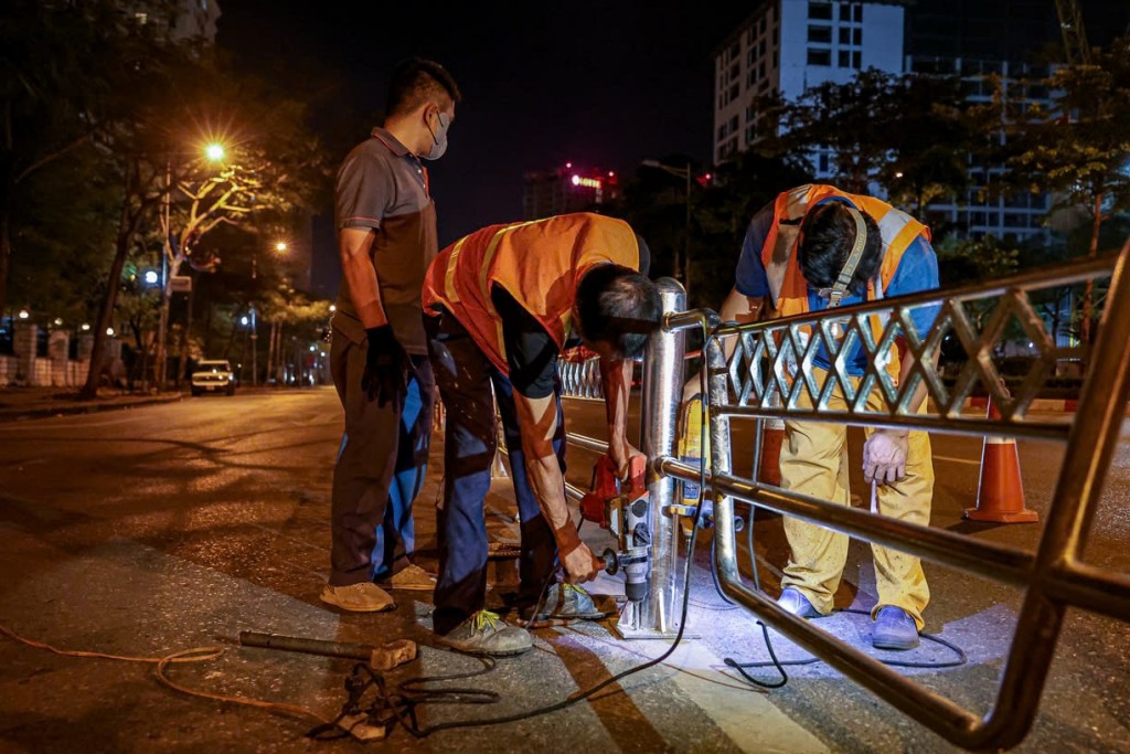 Điều chỉnh tổ chức giao thông, phân làn trên đường Phạm Văn Đồng