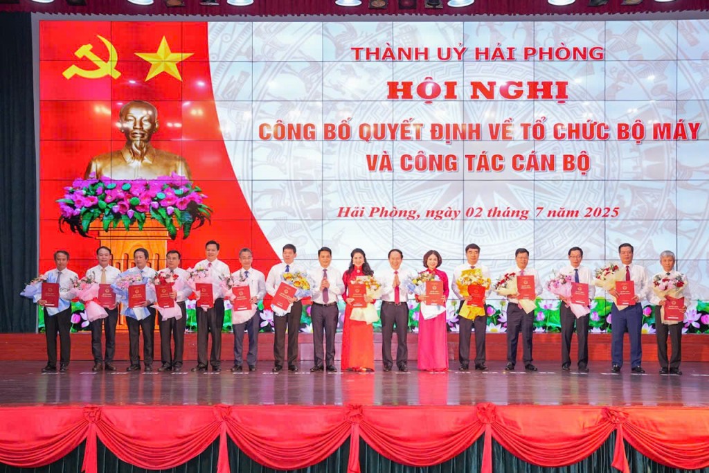 Công bố Quyết định bộ máy các cơ quan thuộc UBND TP Hải Phòng