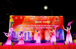 Tưng bừng chương trình nghệ thuật mừng chính quyền 2 cấp