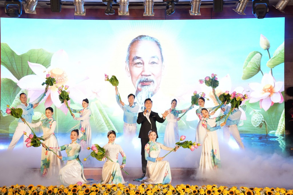 Tiết mục văn nghệ khai mạc Đại hội